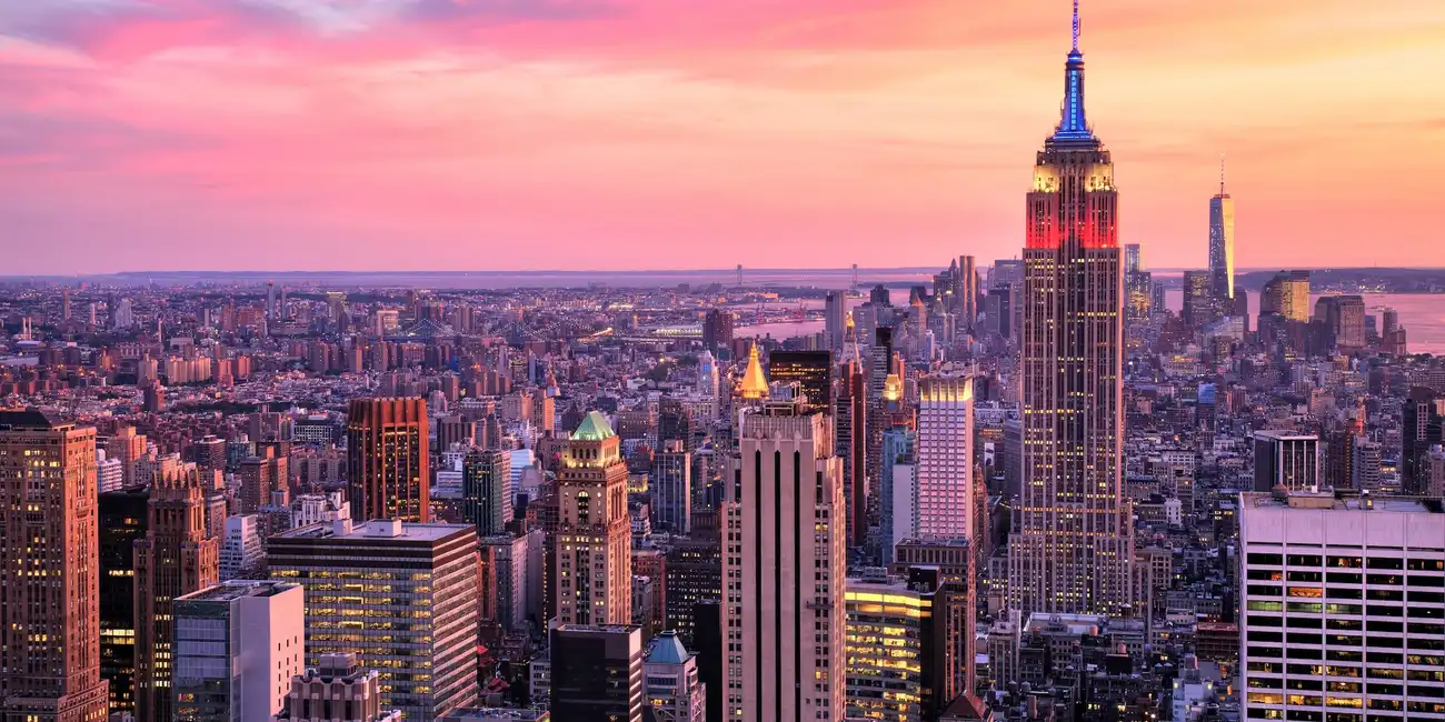 Admire the iconic Empire State Building in New York, United States - Compare City Cards with Best City Pass.
